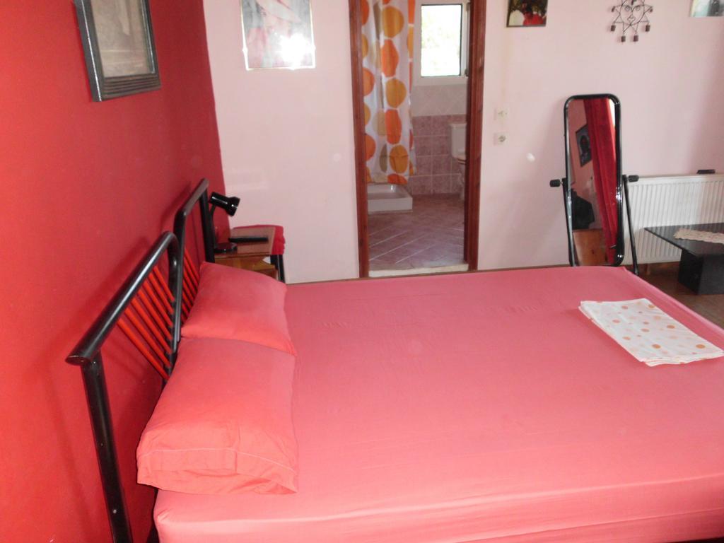 Tom'S House Apartment Skriperon ภายนอก รูปภาพ