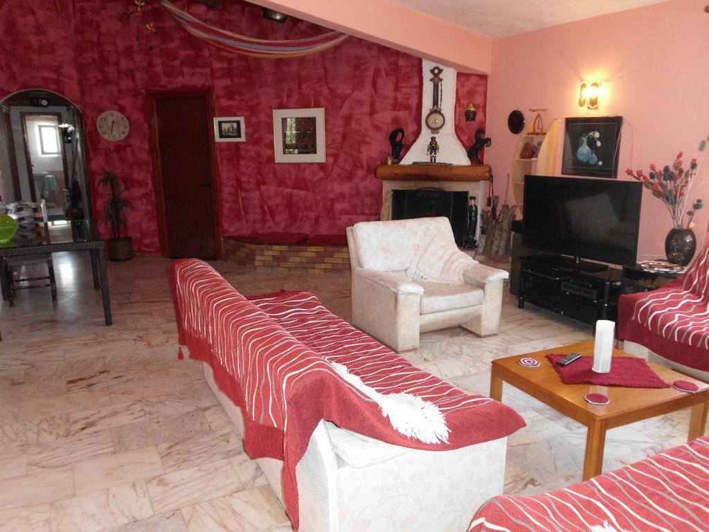 Tom'S House Apartment Skriperon ภายนอก รูปภาพ