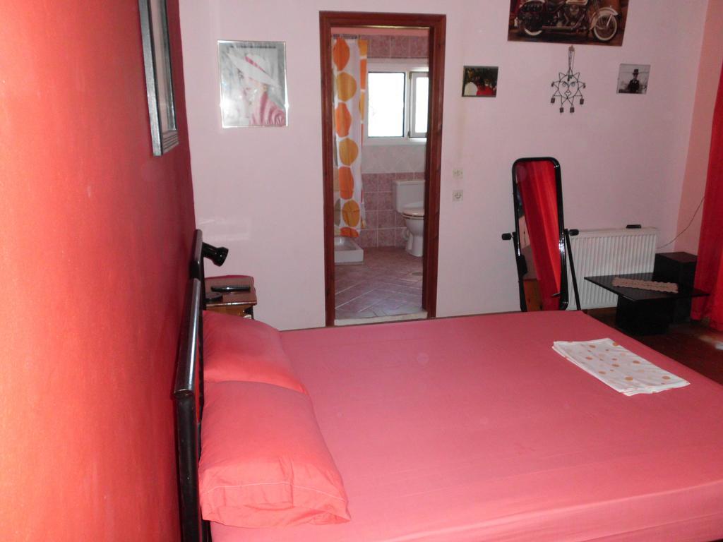 Tom'S House Apartment Skriperon ภายนอก รูปภาพ