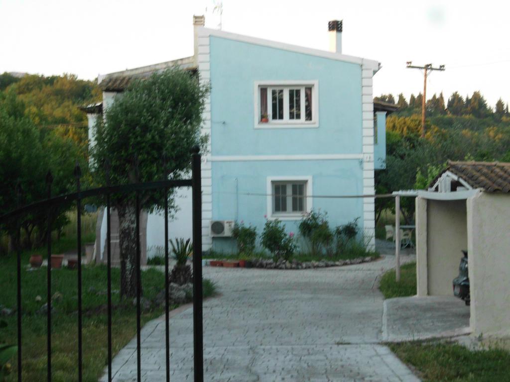 Tom'S House Apartment Skriperon ภายนอก รูปภาพ
