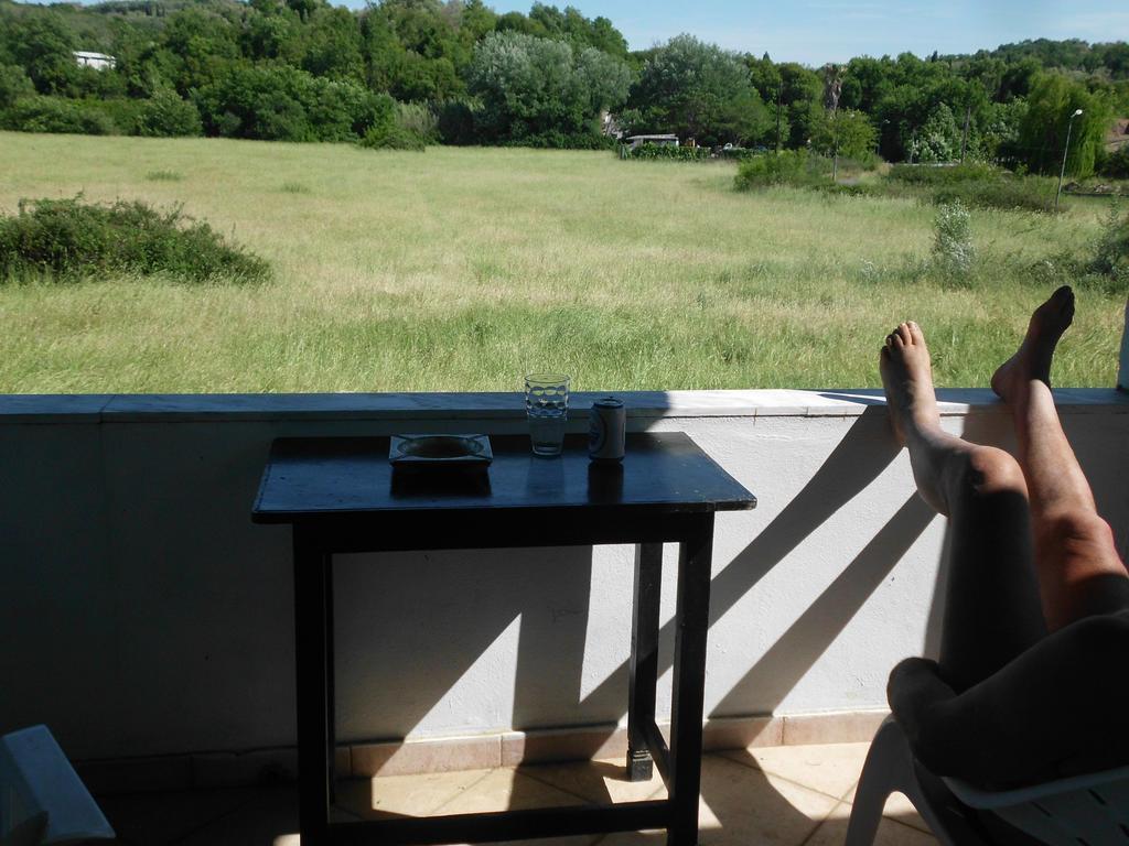 Tom'S House Apartment Skriperon ภายนอก รูปภาพ
