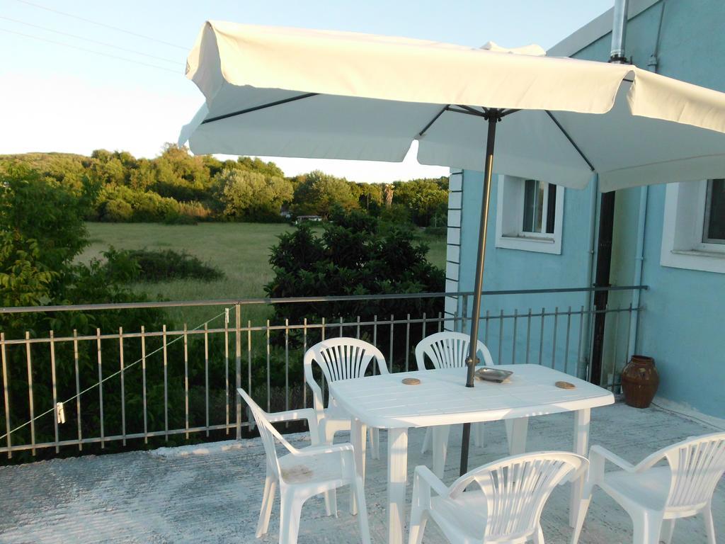 Tom'S House Apartment Skriperon ภายนอก รูปภาพ