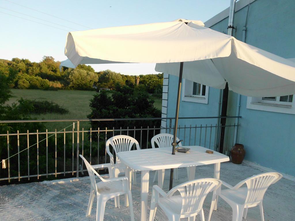 Tom'S House Apartment Skriperon ภายนอก รูปภาพ
