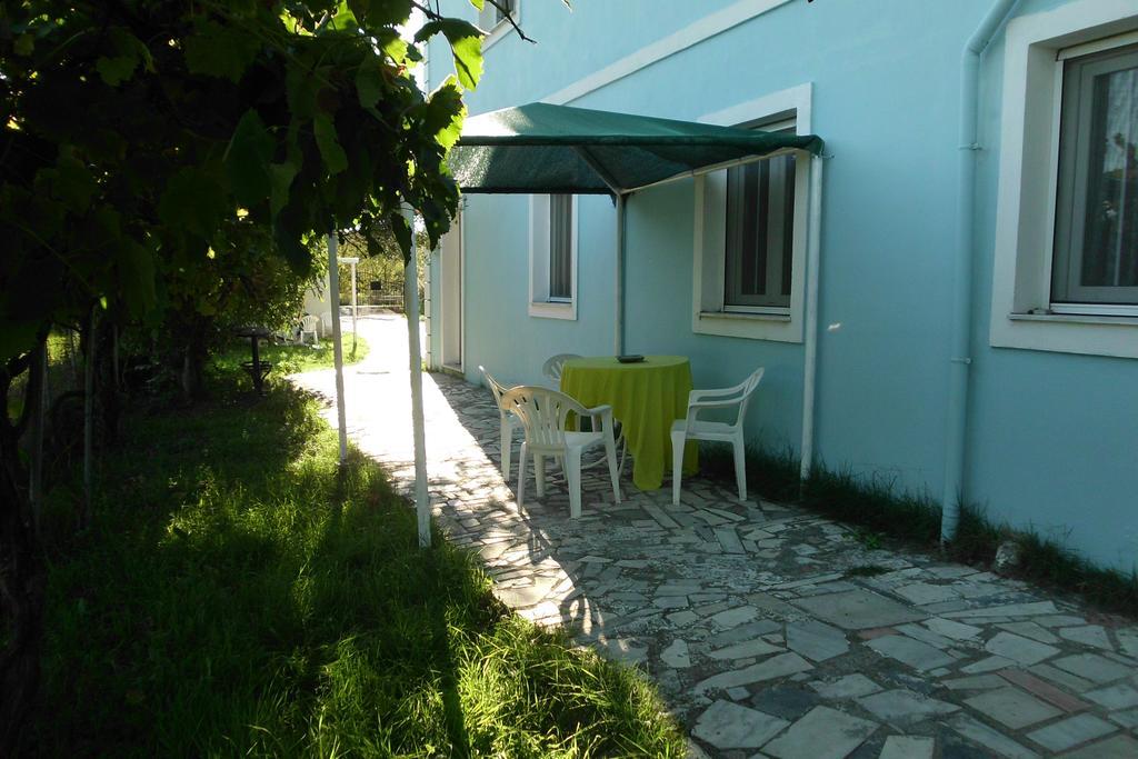 Tom'S House Apartment Skriperon ภายนอก รูปภาพ