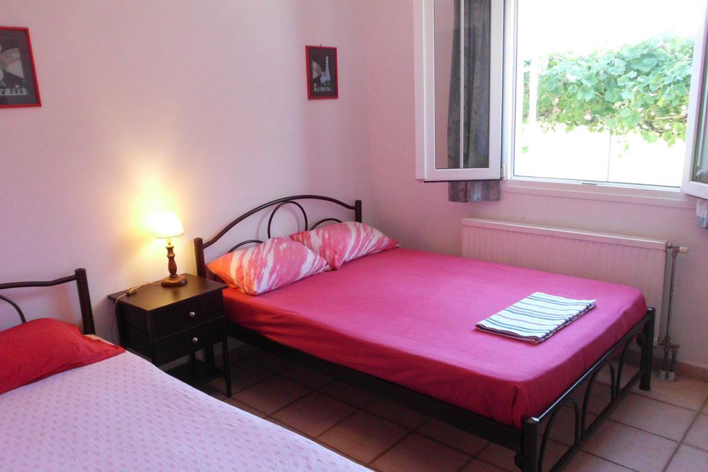 Tom'S House Apartment Skriperon ภายนอก รูปภาพ