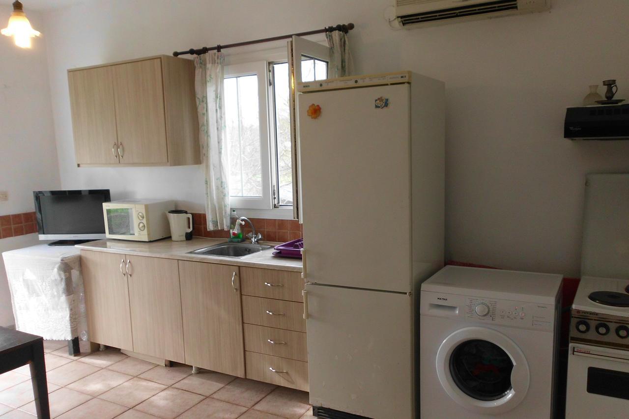 Tom'S House Apartment Skriperon ภายนอก รูปภาพ